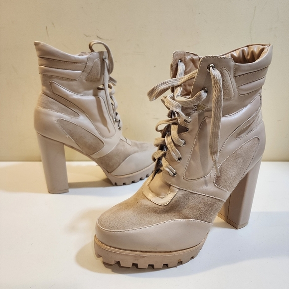 PRETTYLITTLERHING Melora Beige Lace up Heeles Booties size 8 M - Picture 1 of 14